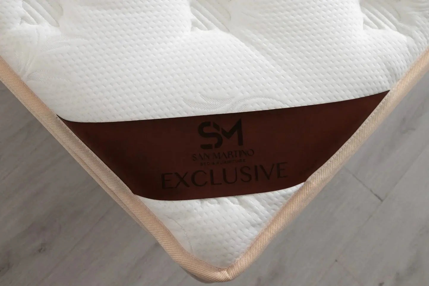 Matelas EXCLUSIF Ressorts Beige - 32 cm avec Surmatelas Intégré 140x190 cm SAN MARTINO