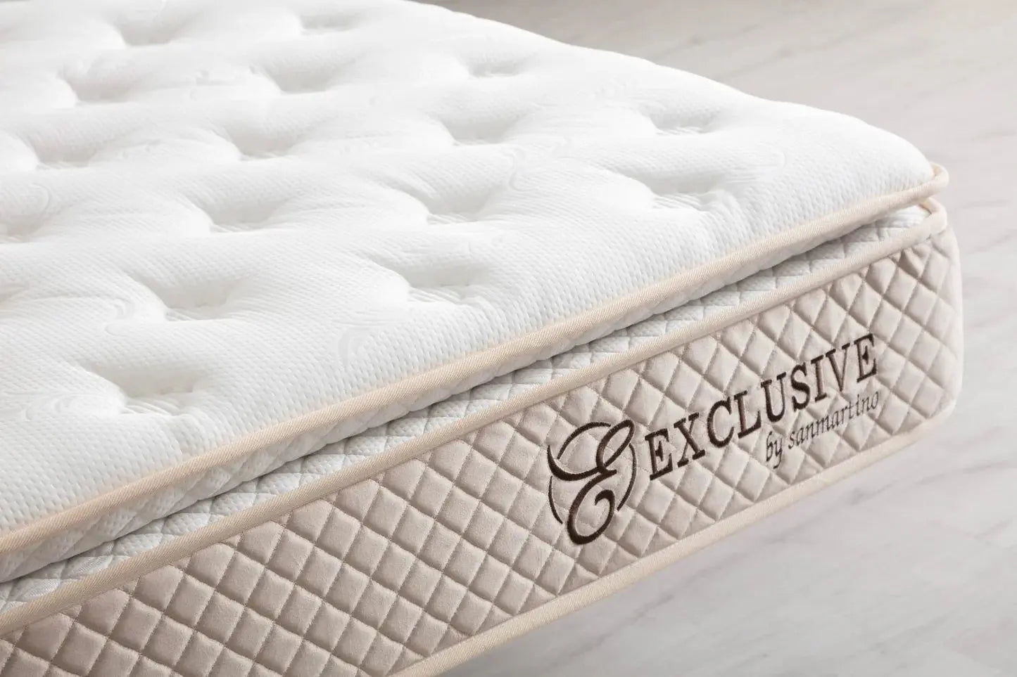 Matelas EXCLUSIF Ressorts Beige - 32 cm avec Surmatelas Intégré 140x190 cm SAN MARTINO