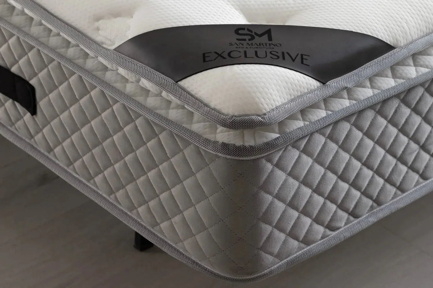 Matelas Exclusif Ressorts Gris - 32 cm avec Surmatelas Intégré 180x200 cm SAN MARTINO