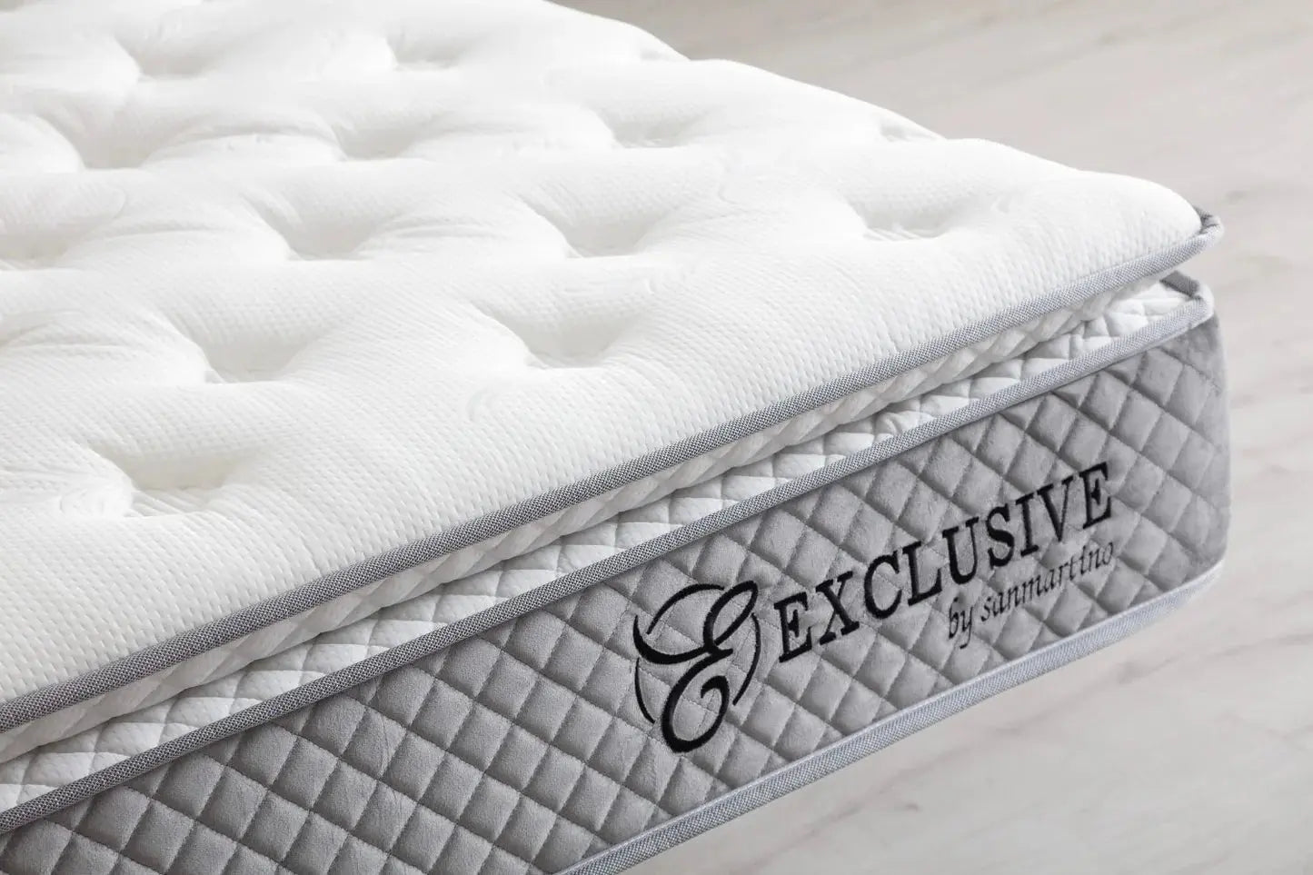 Matelas Exclusif Ressorts Gris - 32 cm avec Surmatelas Intégré 180x200 cm SAN MARTINO