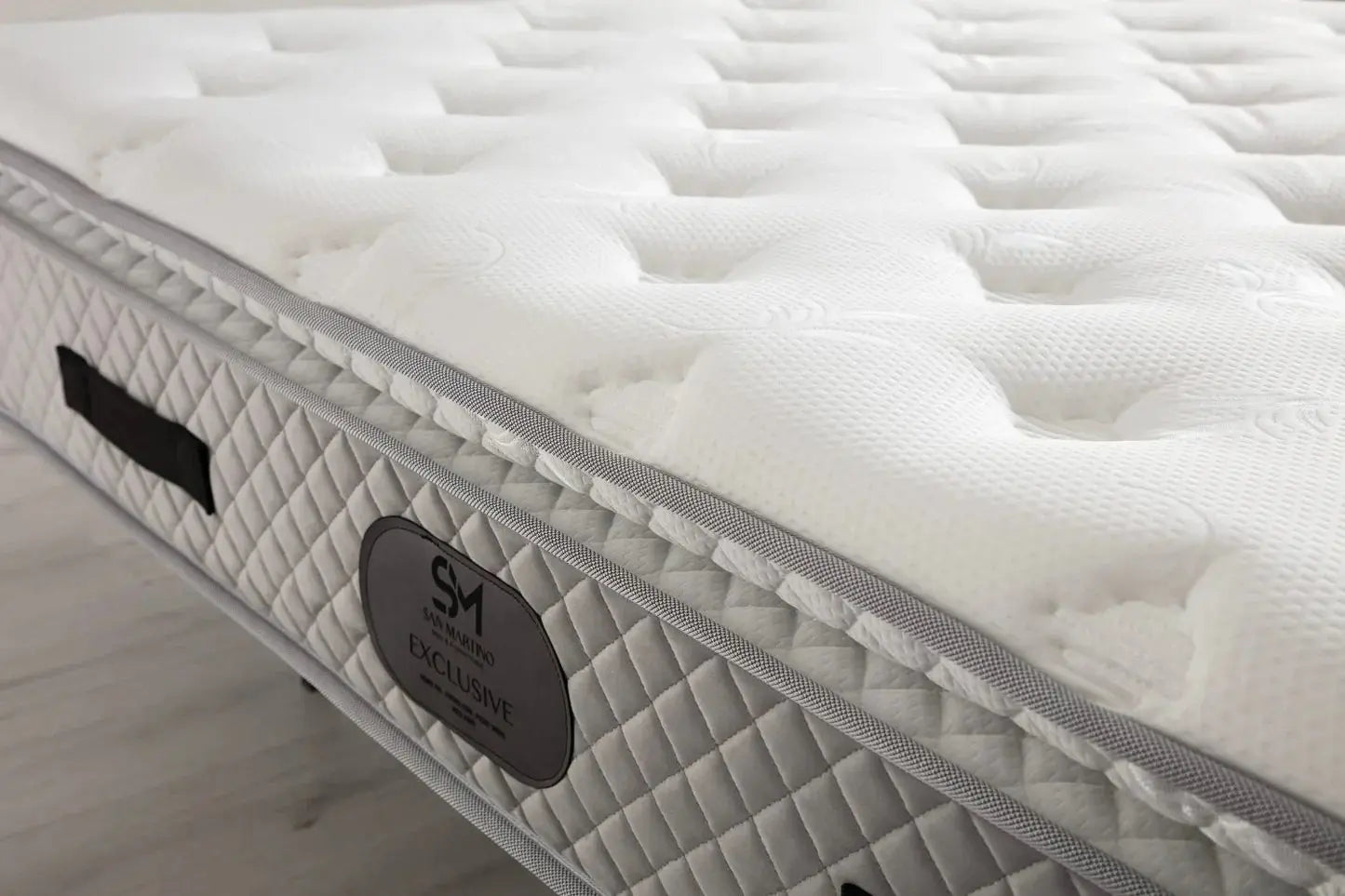 Matelas Exclusif Ressorts Gris - 32 cm avec Surmatelas Intégré 180x200 cm SAN MARTINO