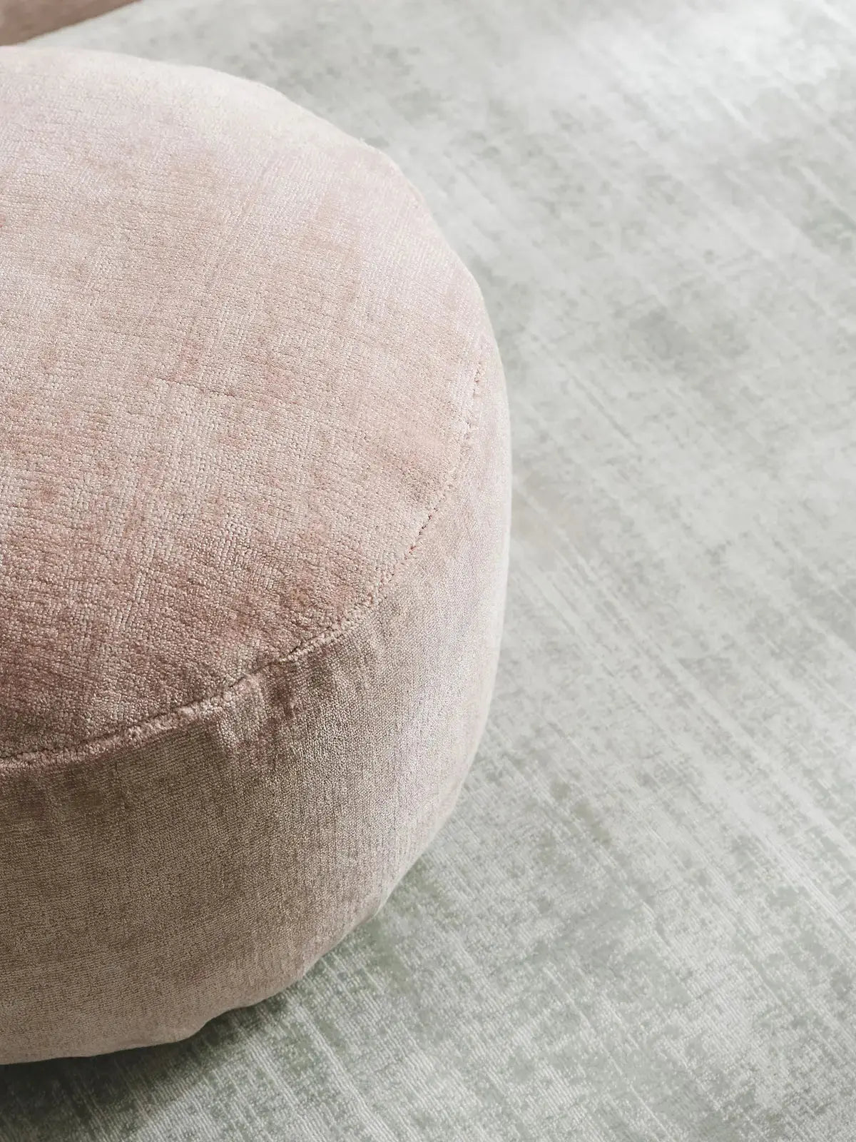 Pouf en tissu 100% Viscose fait main NOVA Rose BENUTA