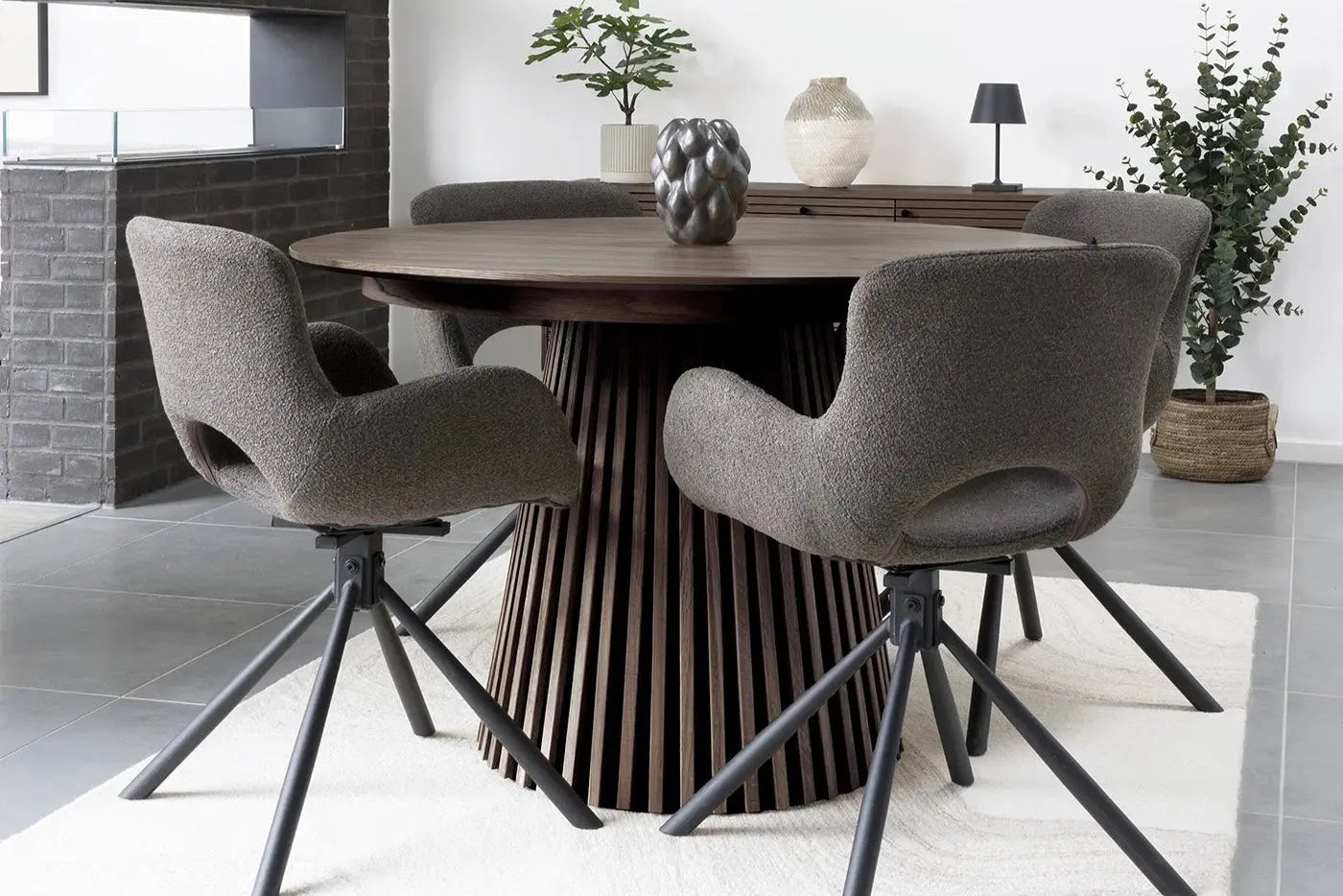 Table à Manger Extensible OSAKA Effet Bois Brun Foncé - 120 à 240 cm HOUSE NORDIC