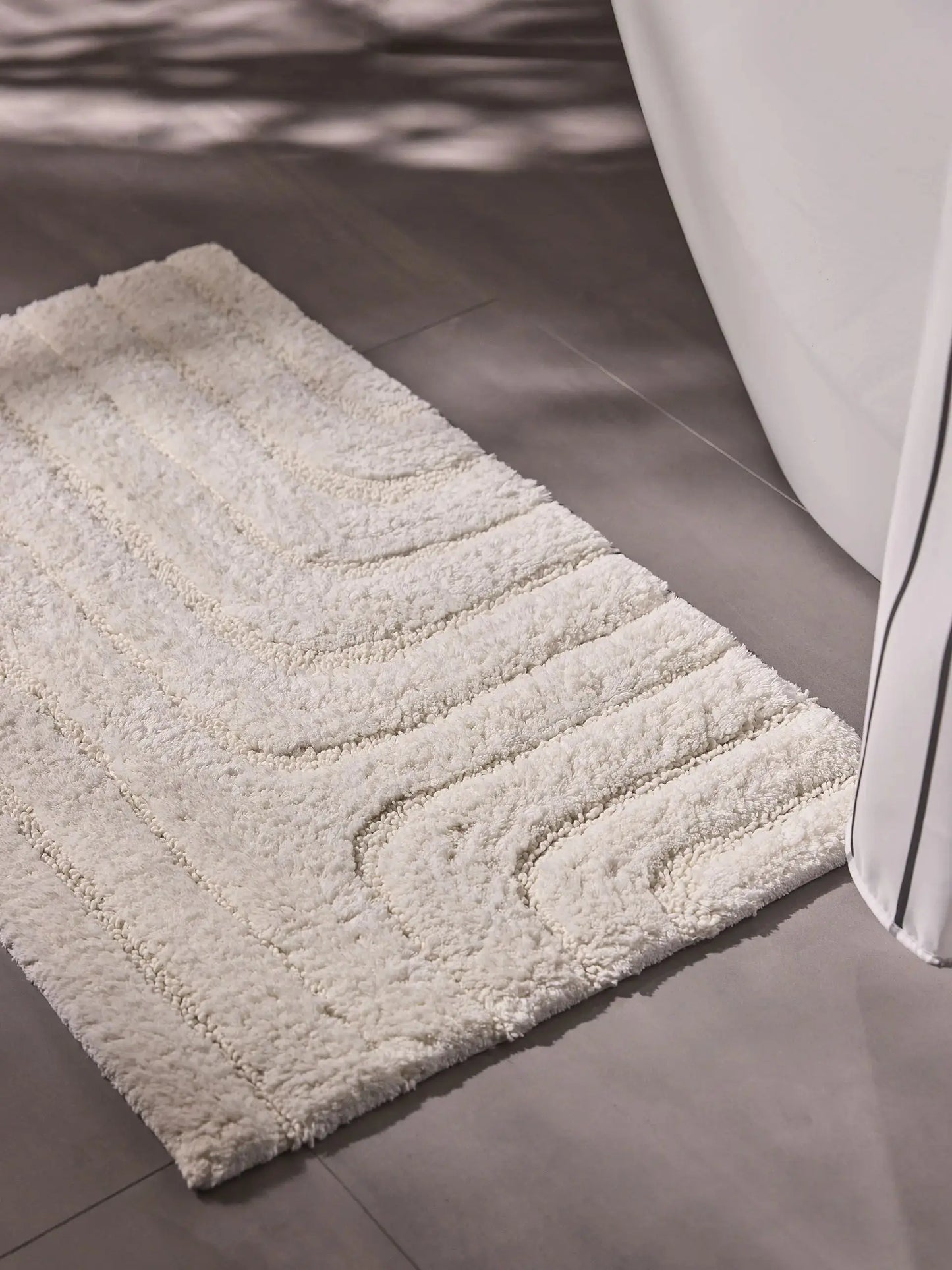 Tapis de bain tufté à la main DAN Crème BENUTA