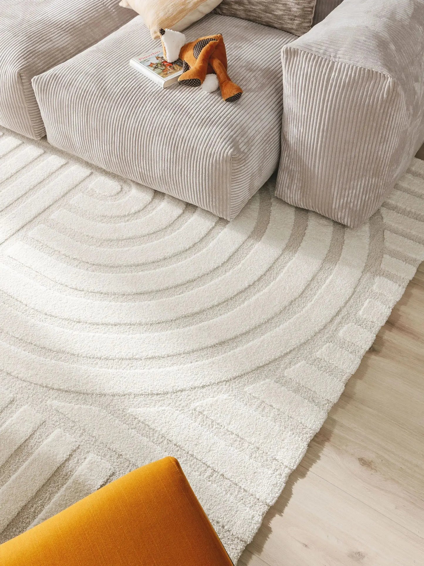 Tapis tissé à la machine EVE Beige BENUTA