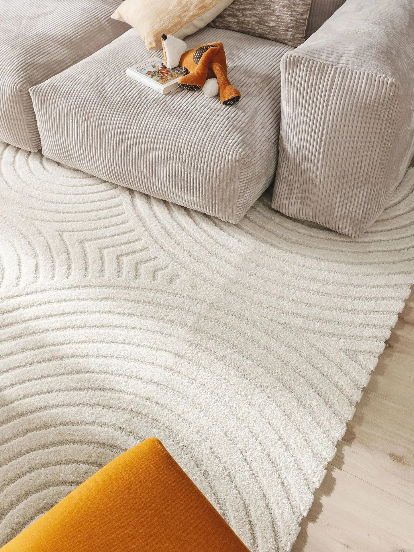 Tapis tissé à la machine EVE Crème BENUTA