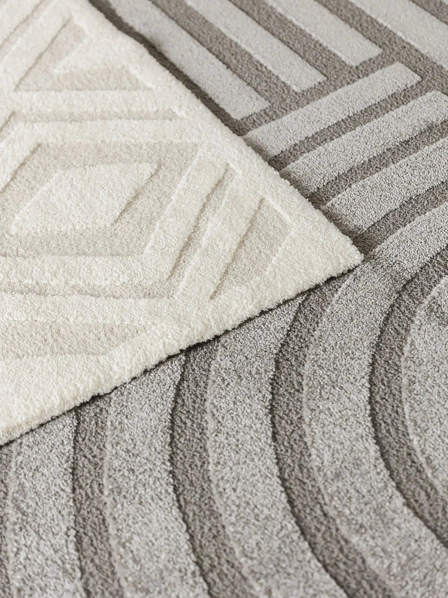Tapis tissé à la machine EVE Gris BENUTA