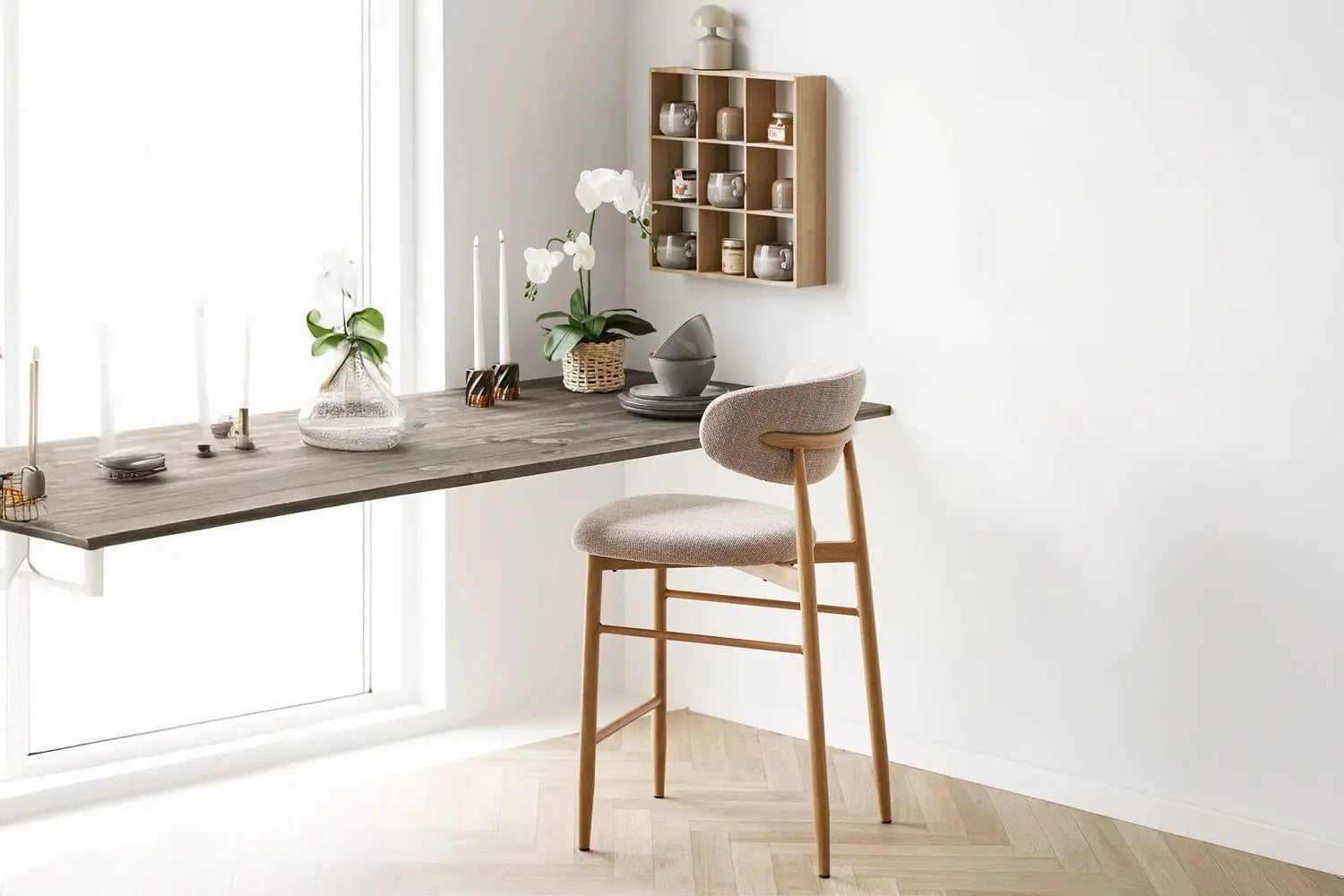 Chaise de Bar Tissu Sable avec Pieds Bois Chêne LEVANTO - 52 x 55 cm ROUSSEAU