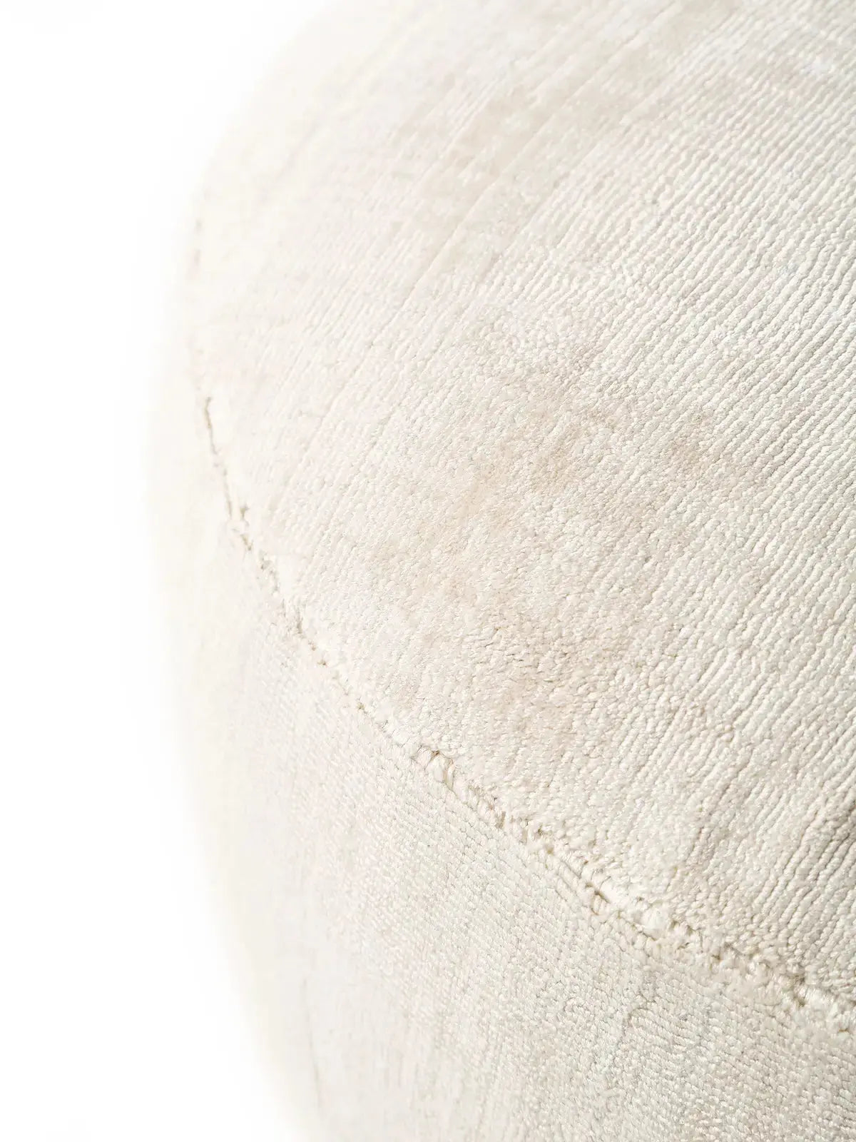 Pouf en tissu 100% Viscose fait main NOVA Crème BENUTA