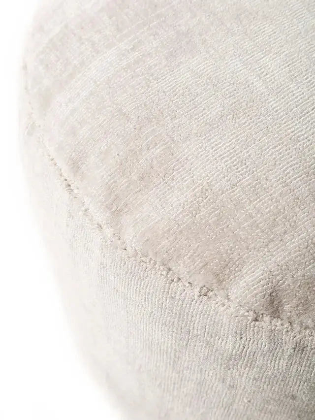 Pouf en tissu 100% Viscose fait main NOVA Gris Claire BENUTA