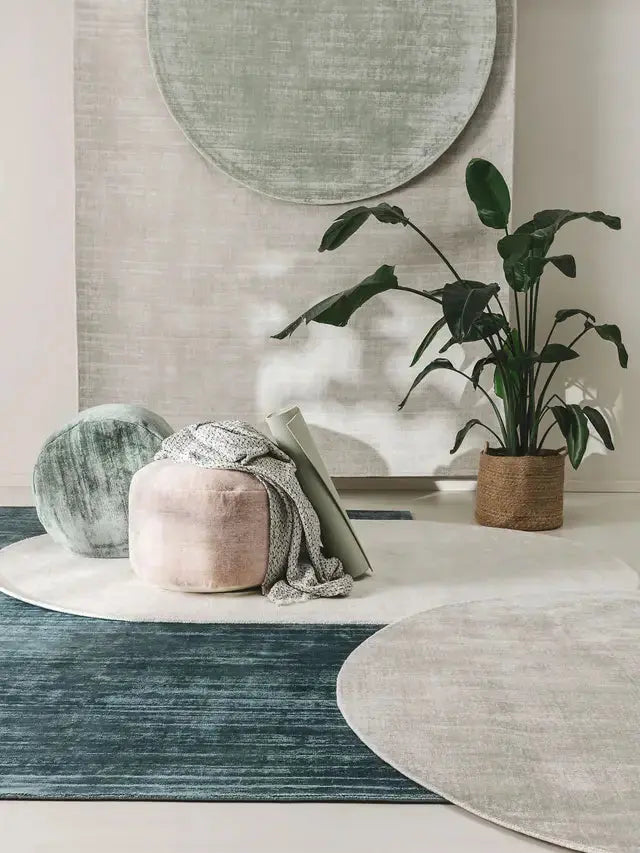 Pouf en tissu 100% Viscose fait main NOVA Gris Claire BENUTA