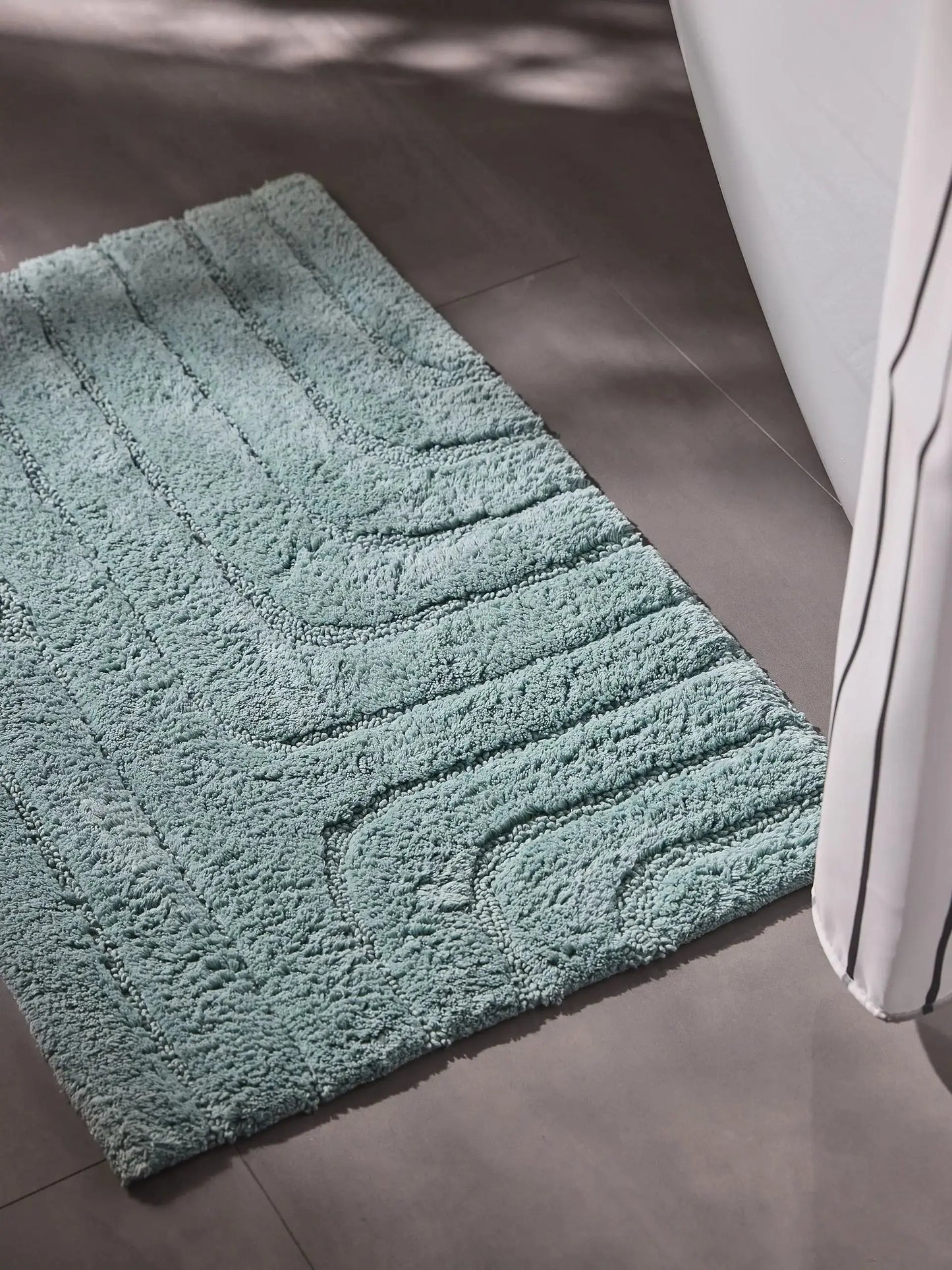 Tapis de bain 100% Coton tufté à la main DAN Bleu BENUTA