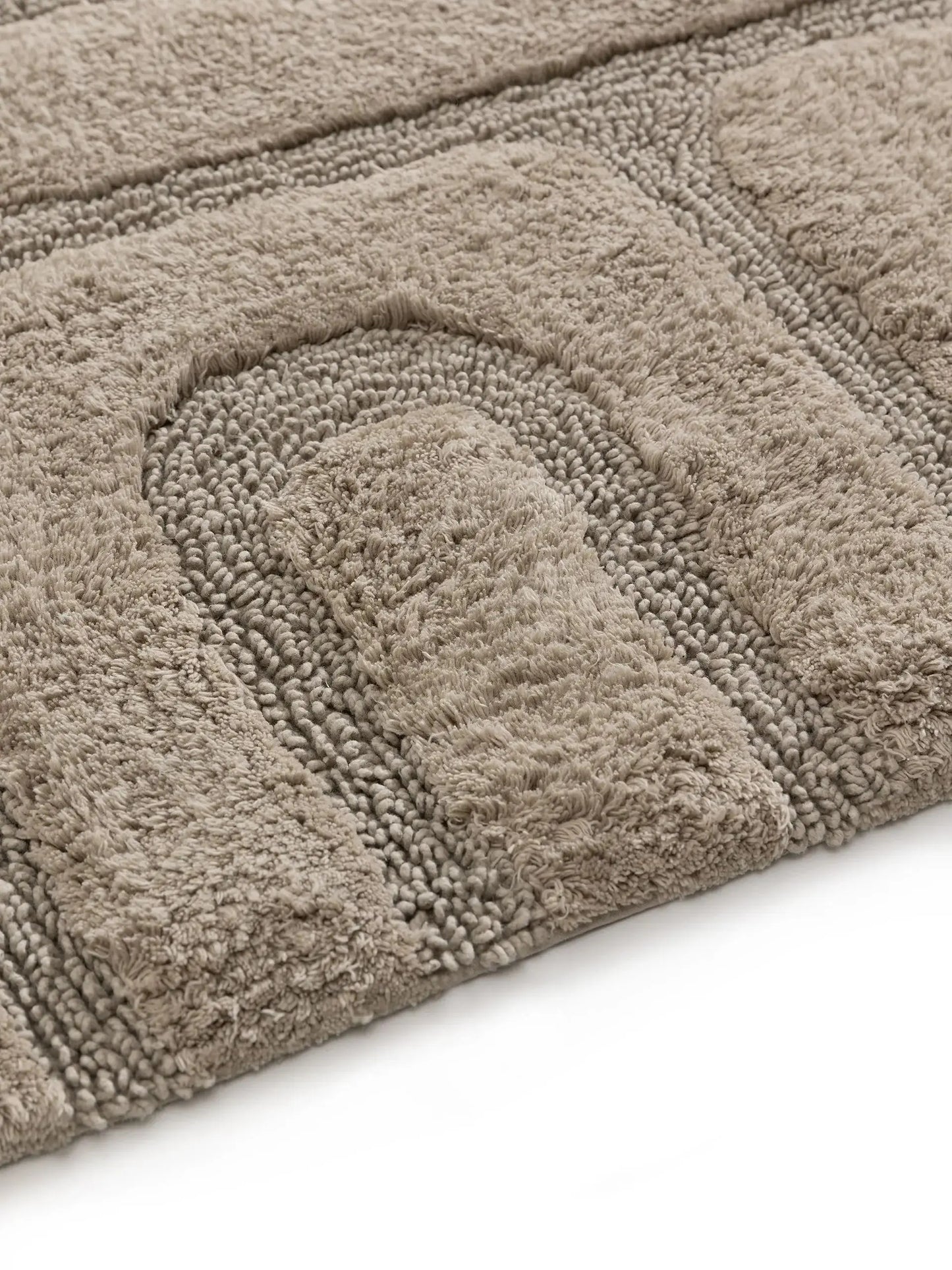 Tapis de bain 100% Coton tufté à la main DAN Taupe BENUTA