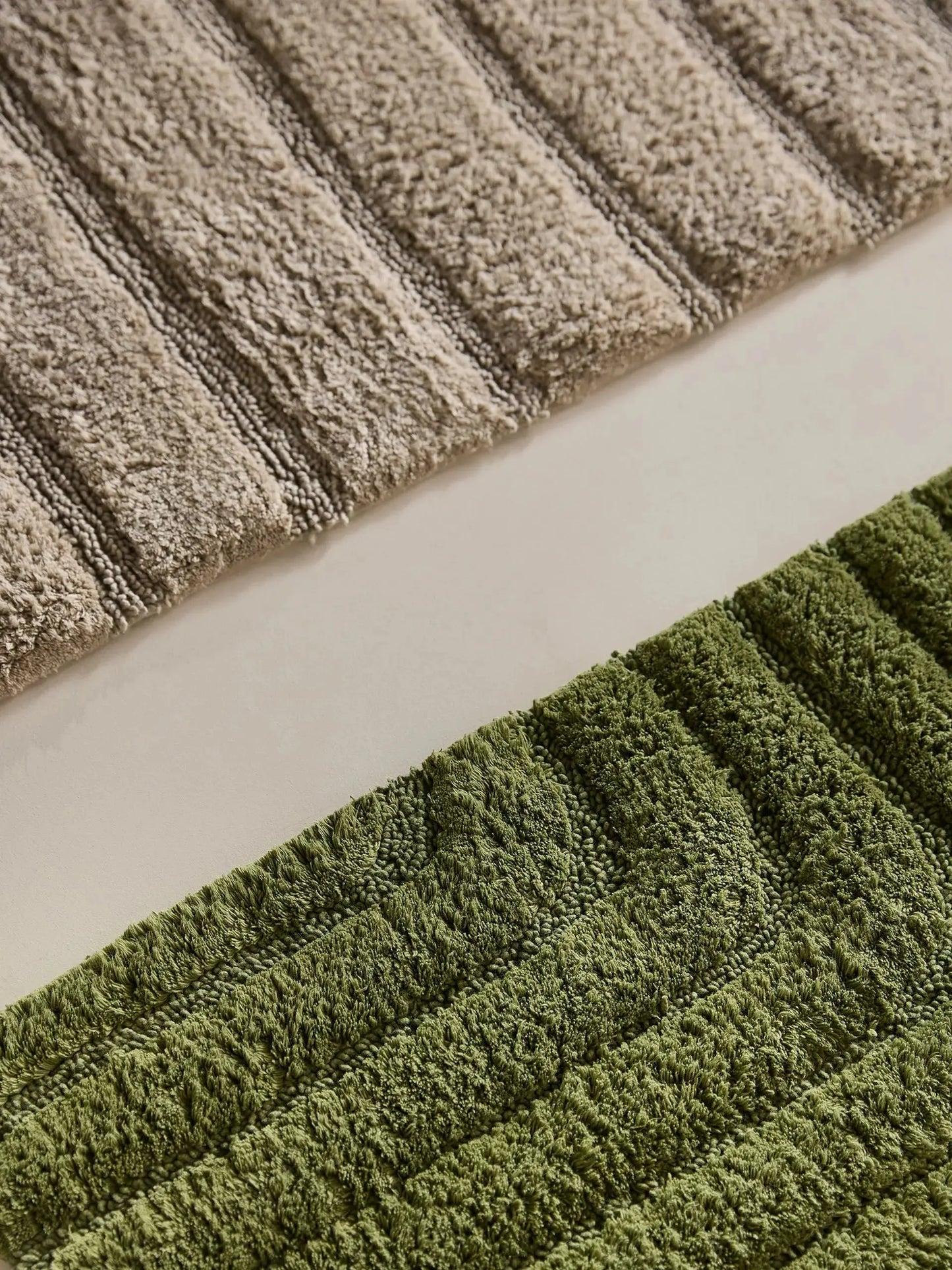 Tapis de bain 100% Coton tufté à la main DAN Vert BENUTA