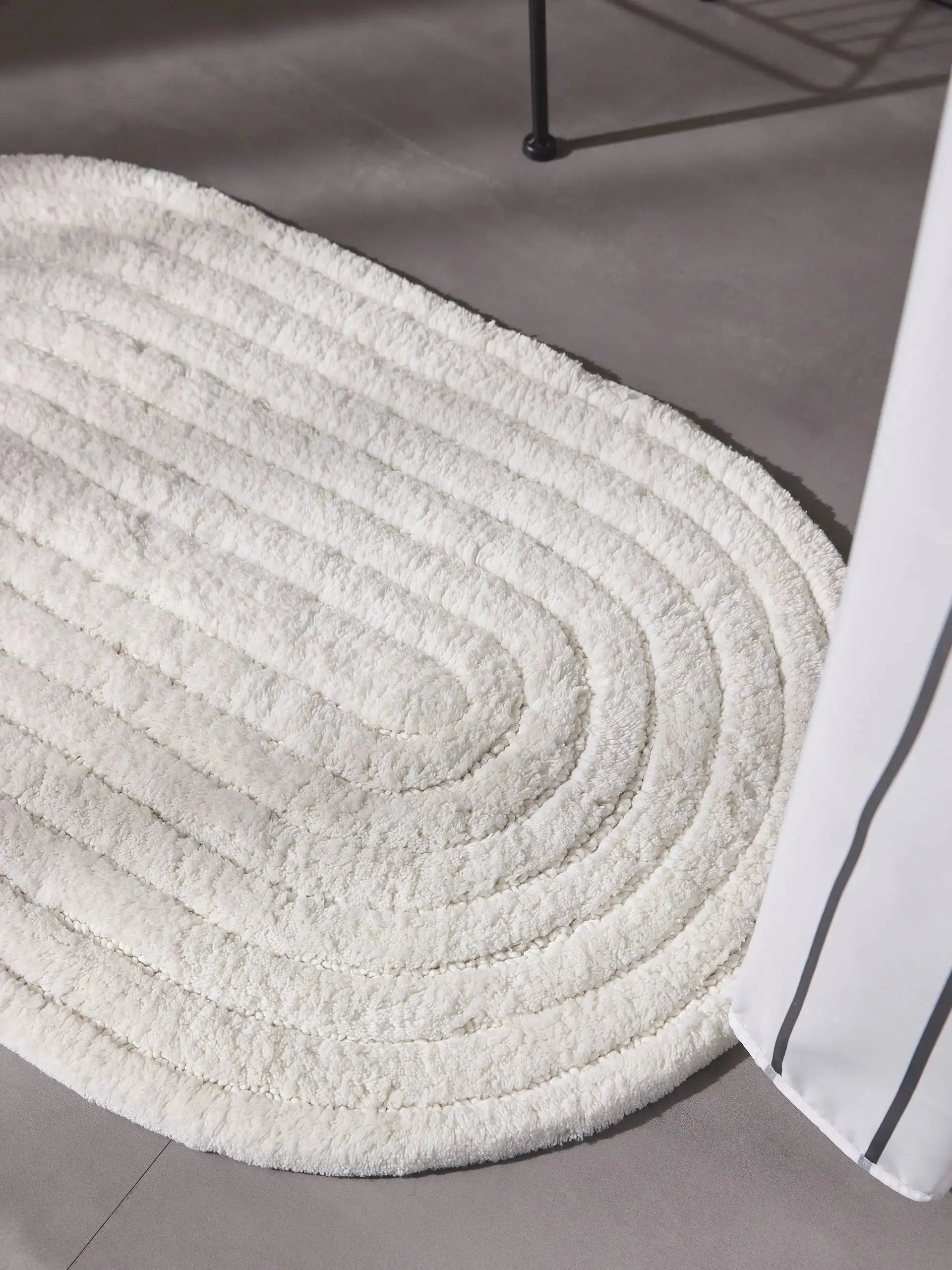 Tapis de bain 100% Coton tufté à la main NIA Crème BENUTA