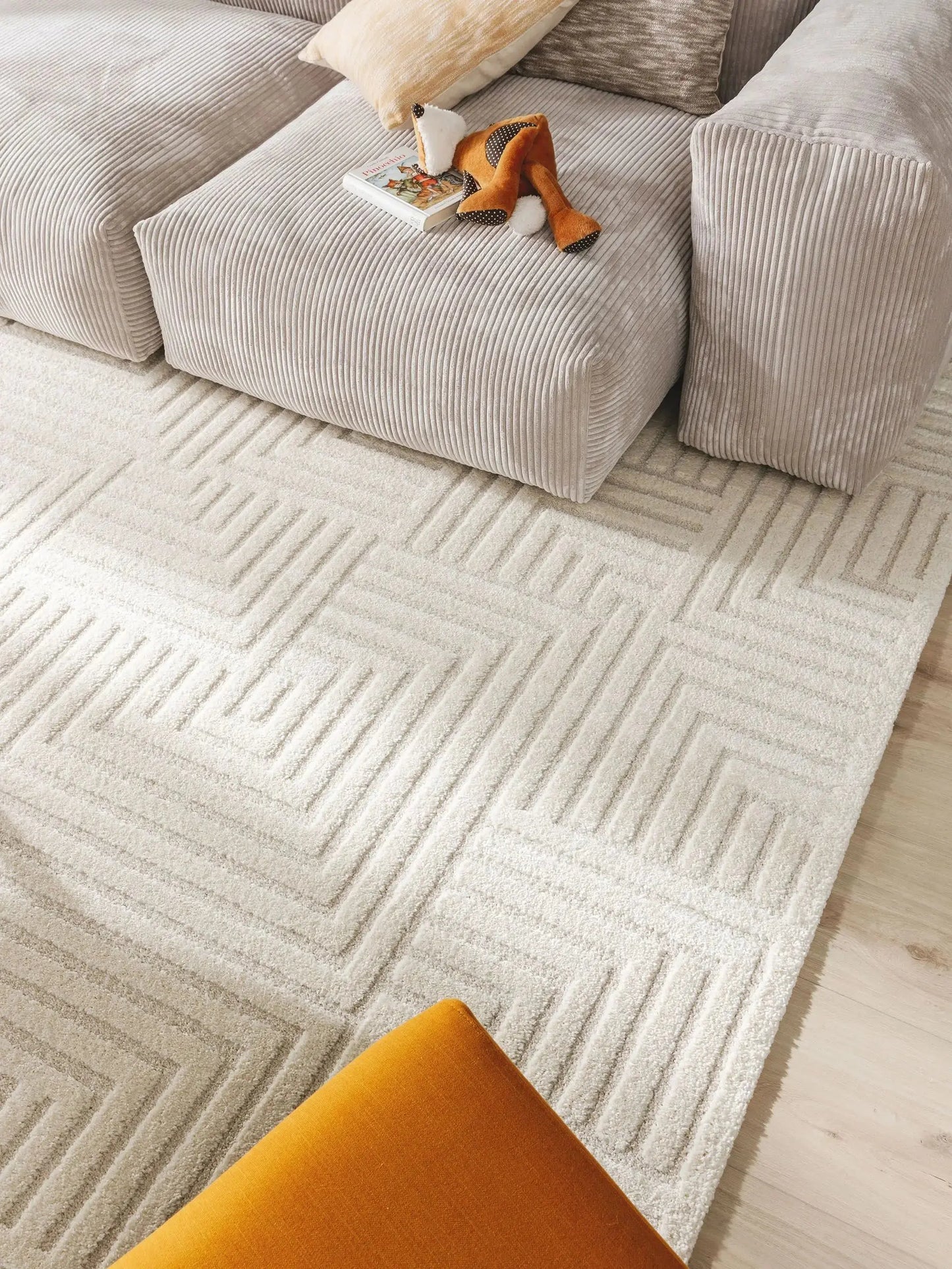 Tapis tissé à la machine EVE Crème BENUTA